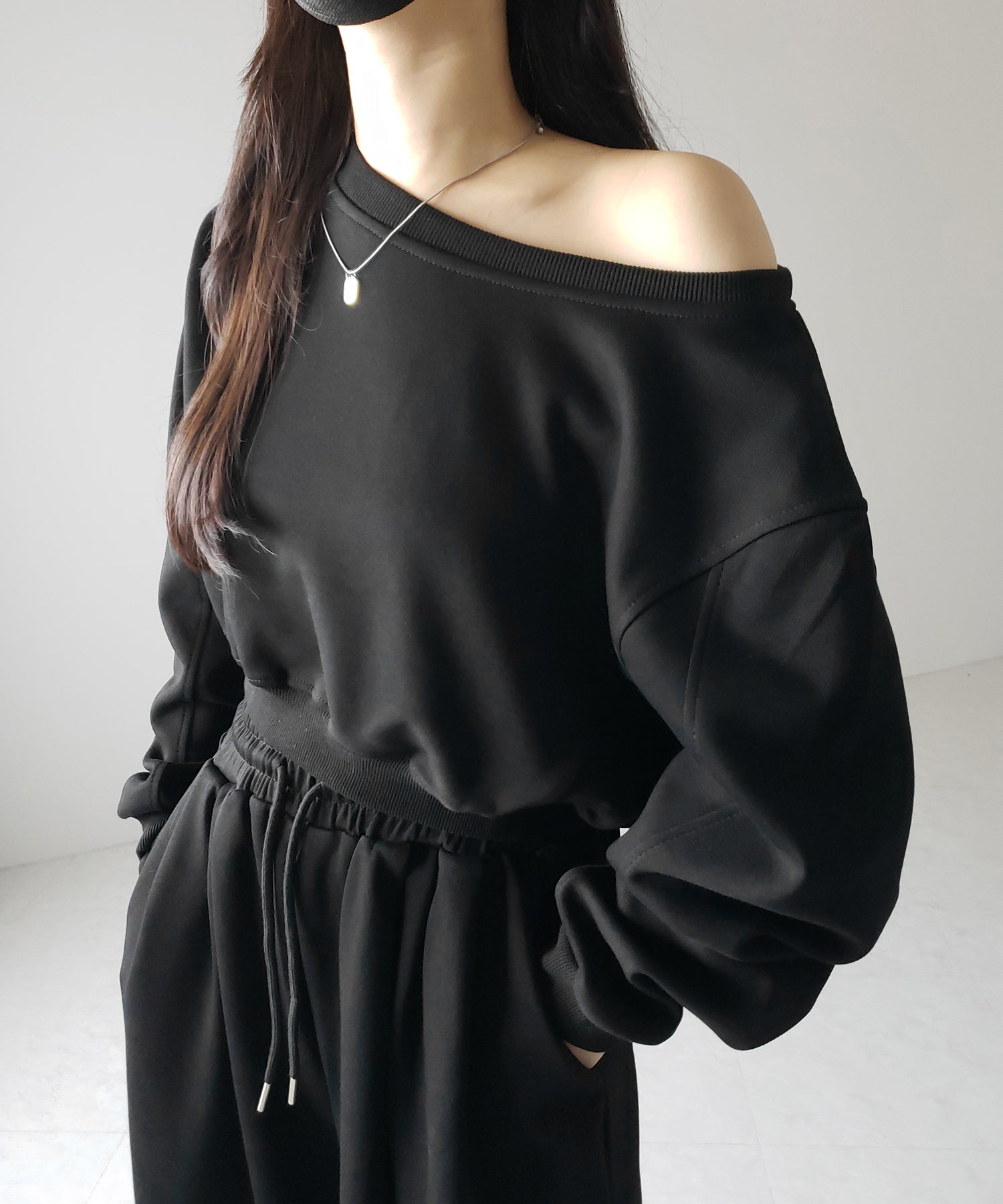 セットアップ 】ワンショルダーショートスウェットトップス ＋ タック