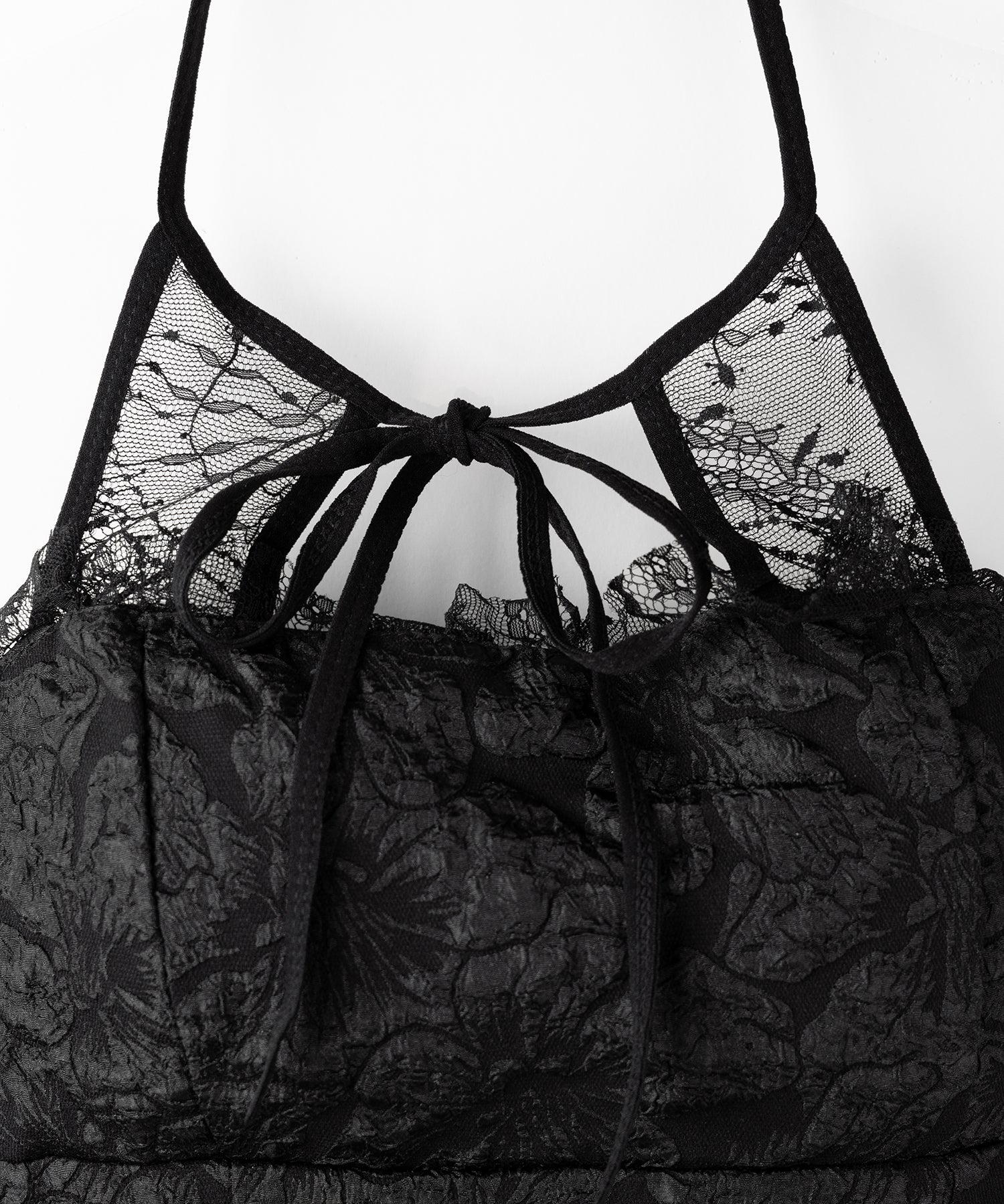 フロントリボンホルターレースキャミソール ／ front ribbon halter