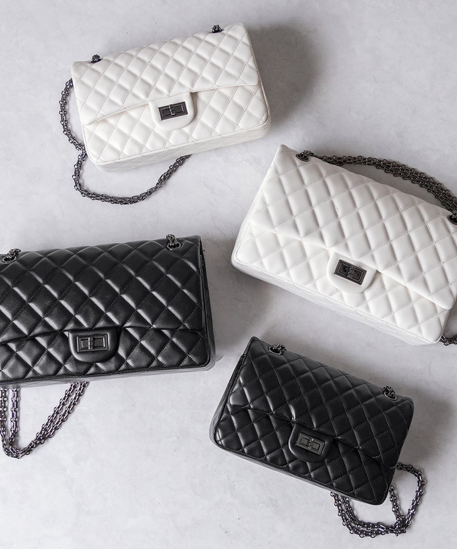 キルティングチェーンスクエアショルダーバッグ ／ quilting chain