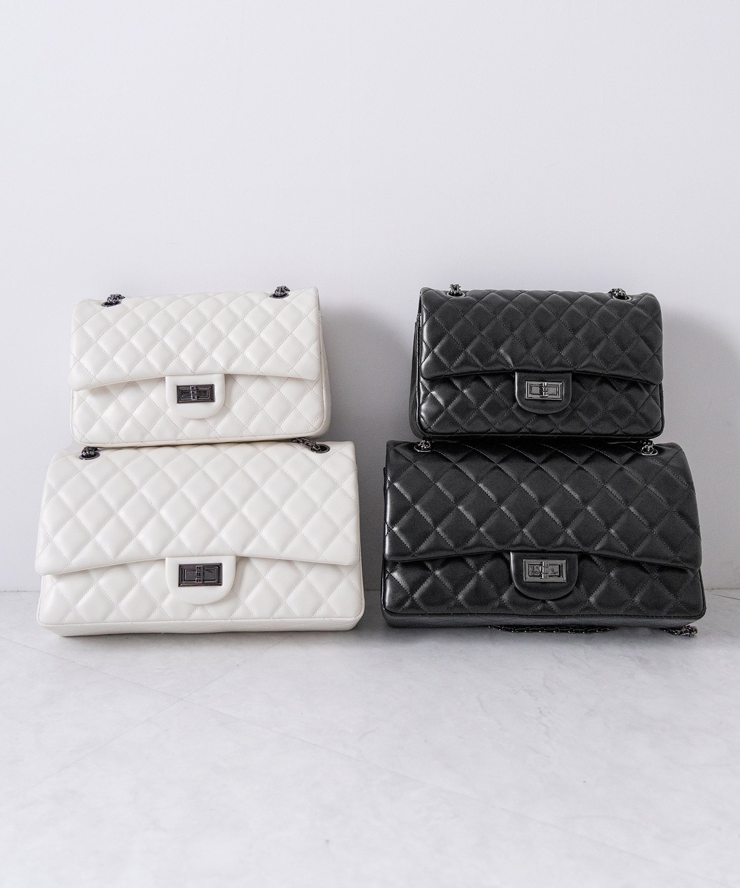 キルティングチェーンスクエアショルダーバッグ ／ quilting chain