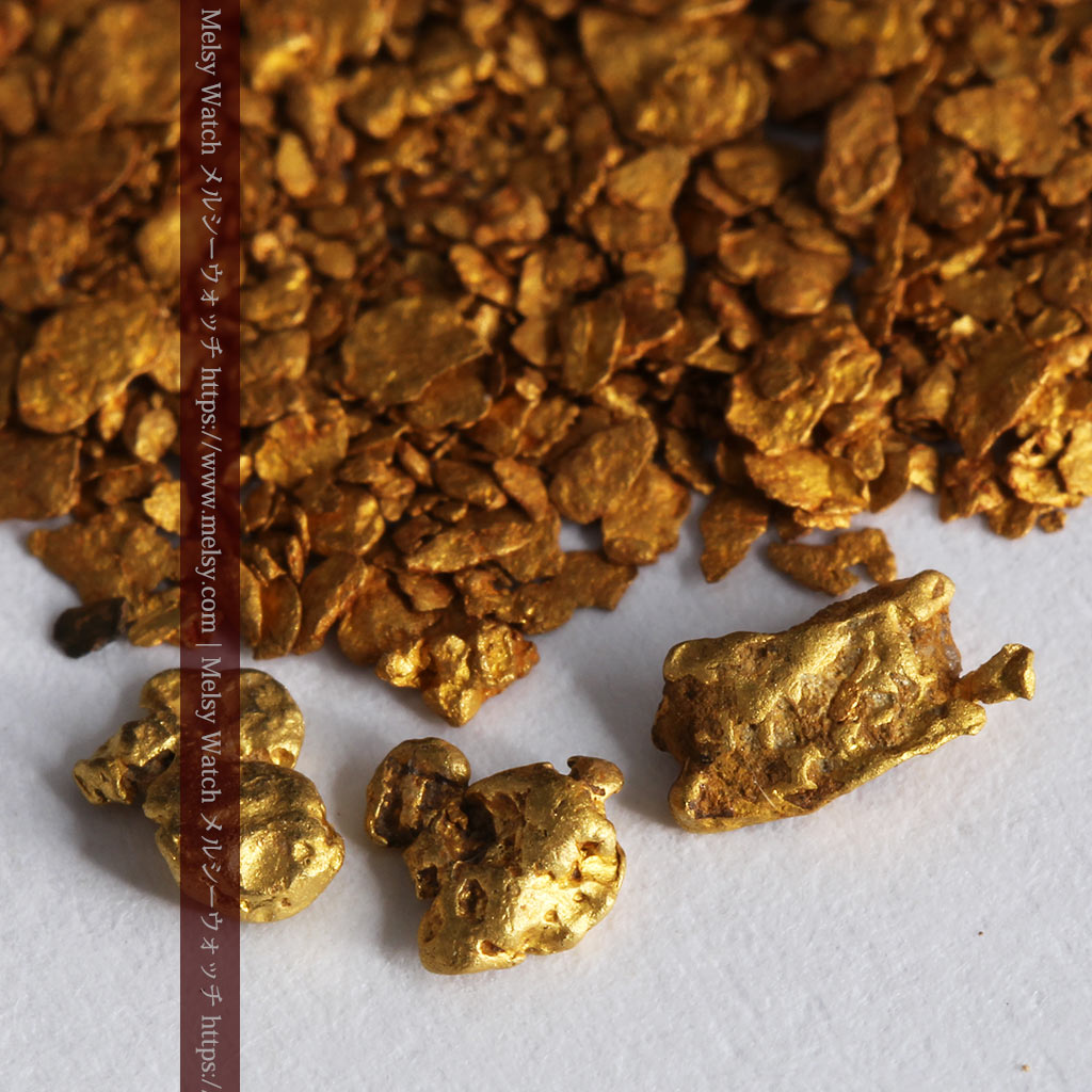 2.64gの小さな砂金・薄片金とやや粒の大きな自然金3点（販売済み