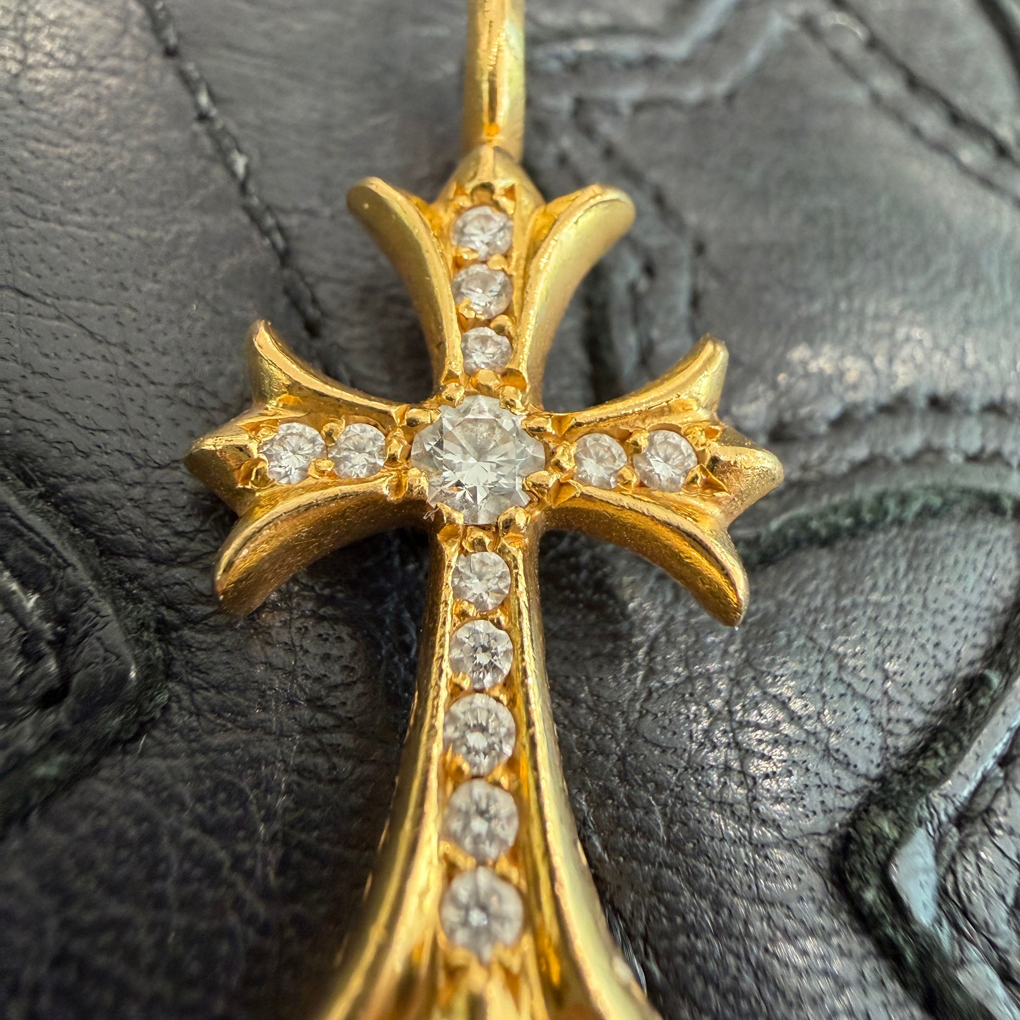 CHROME HEARTS 22K Tiny Fat Cross Pave Diamond Pendant Top クロム