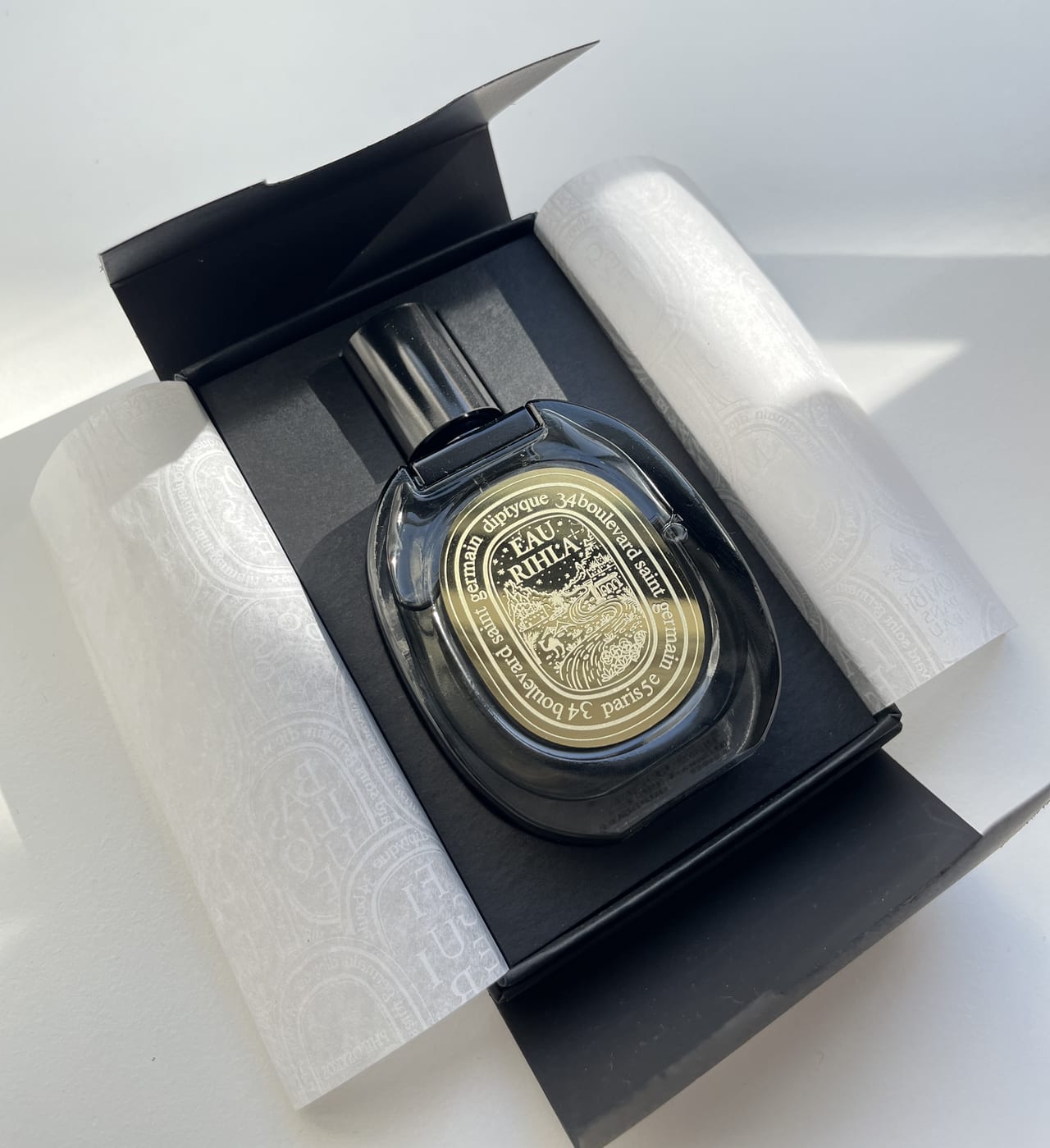 ディプティックで出会った「オーリラ」は色気のある大人な香りで、春に