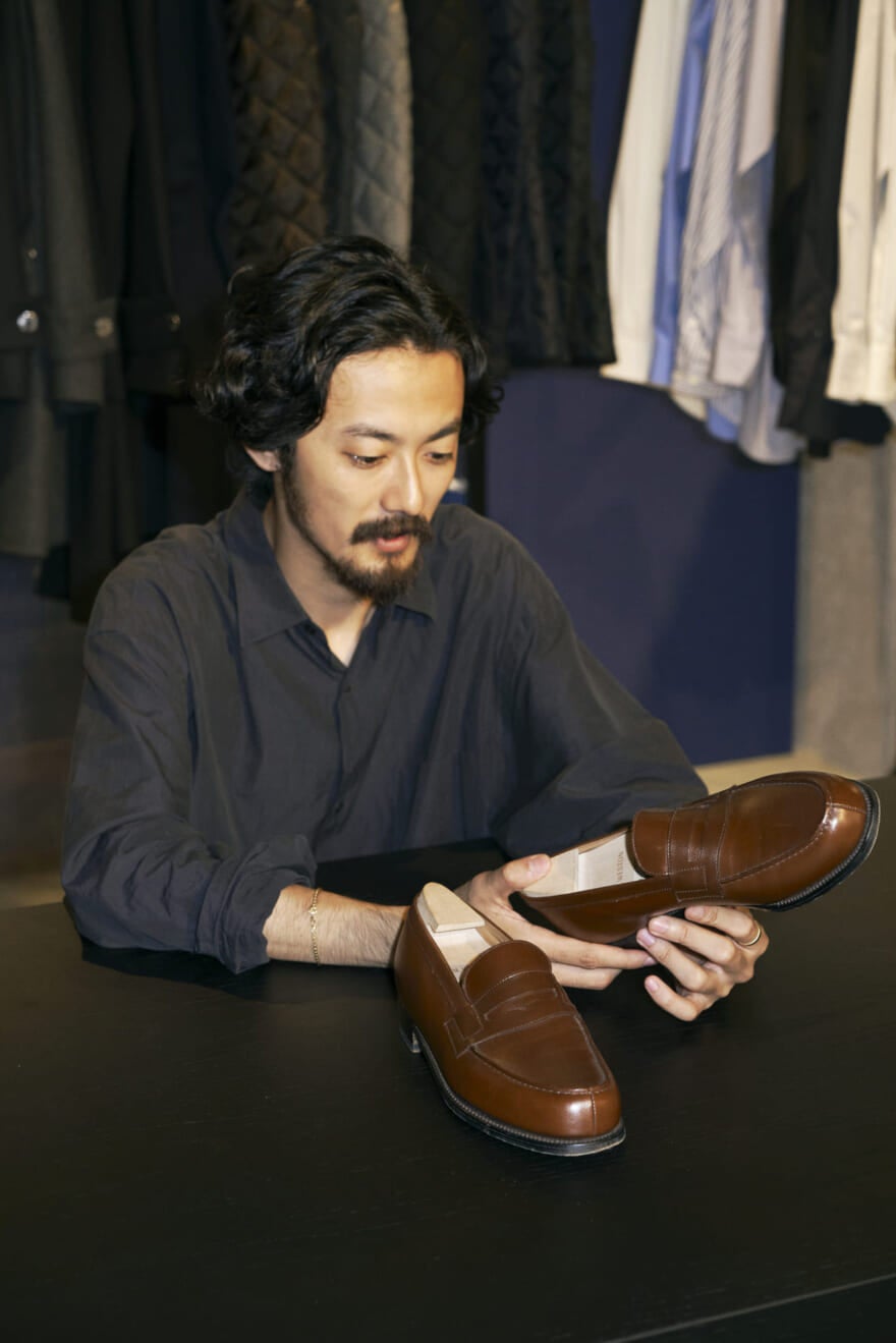 ジェイエムウエストン」は黒より茶靴！ 「コム デ ギャルソン」の“シビ