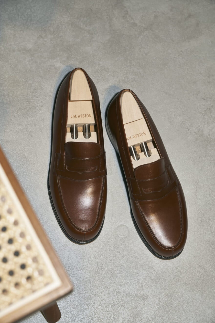 ジェイエムウエストン」は黒より茶靴！ 「コム デ ギャルソン」の“シビ