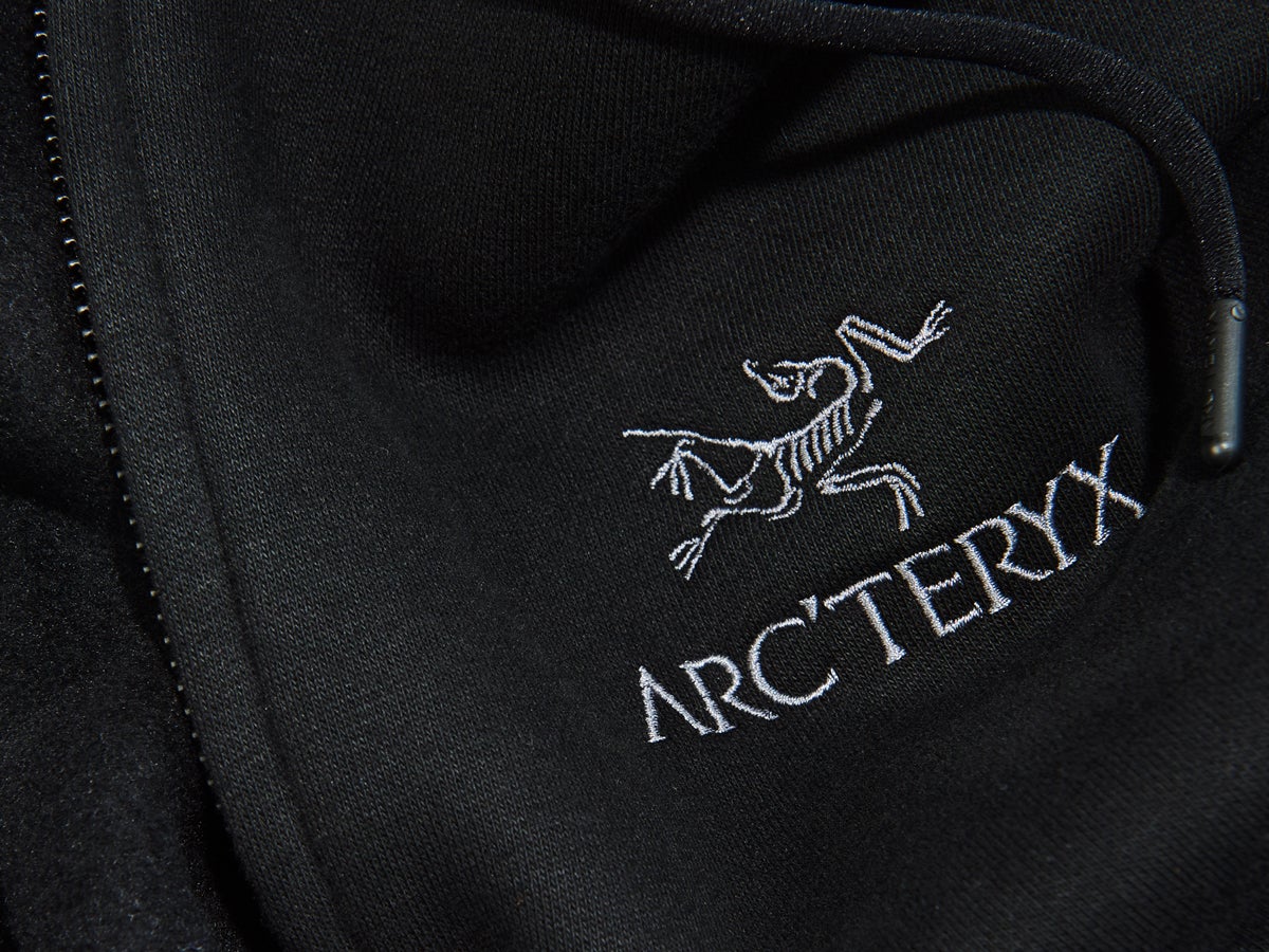 アークテリクス」で11月に買うべき名品4選。ゴアテックスな大人ダウン