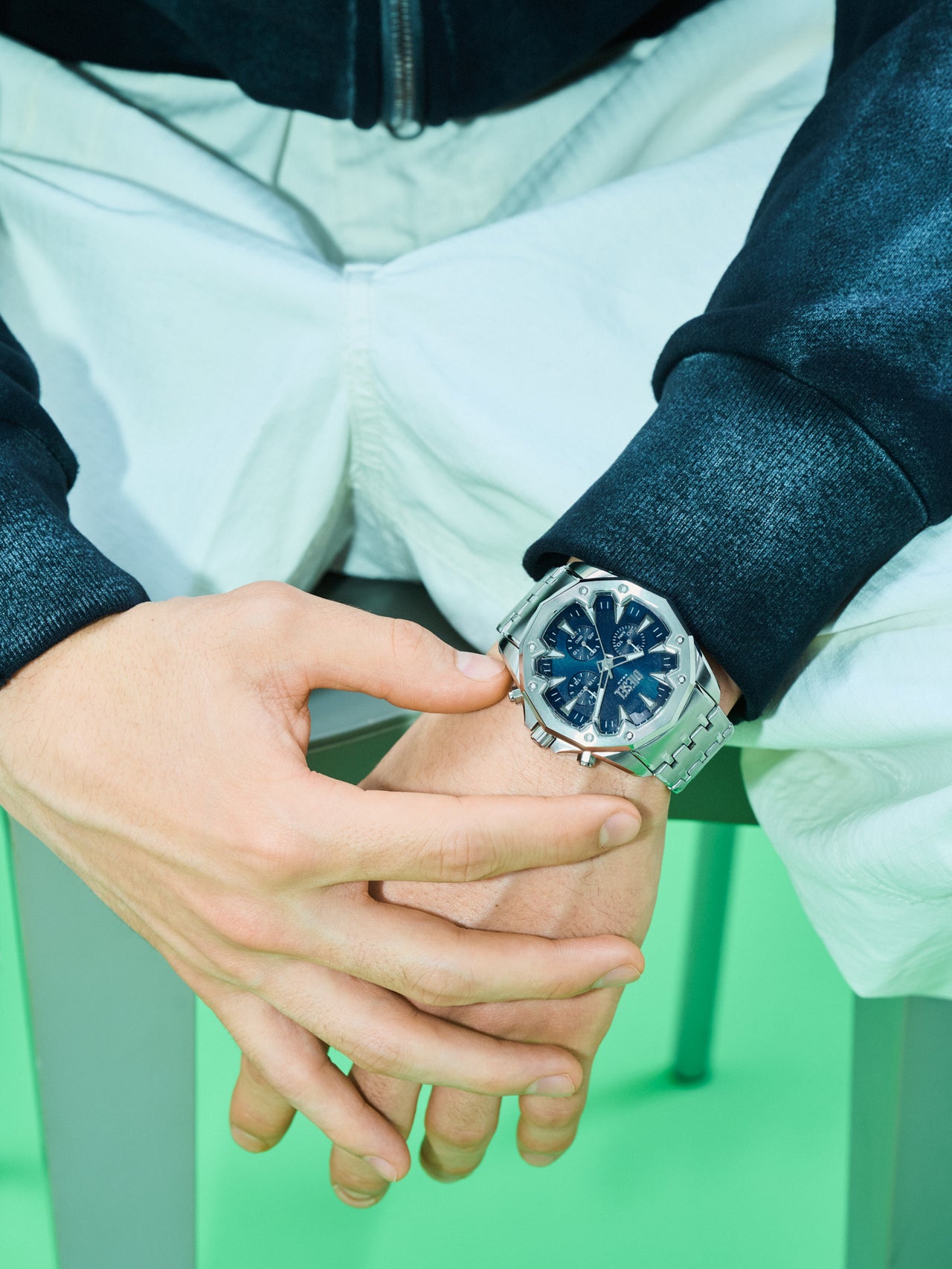 抽選で当たる！】「ディーゼルウォッチ」の“STINGER”／創刊40周年特別