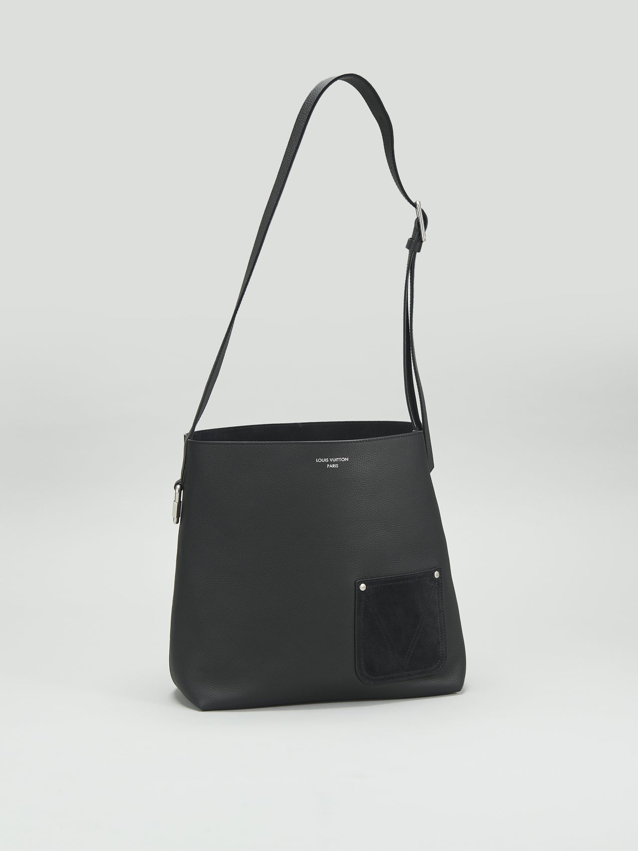 ルイ・ヴィトン」で春に向けて買うべき新作“黒レザーバッグ