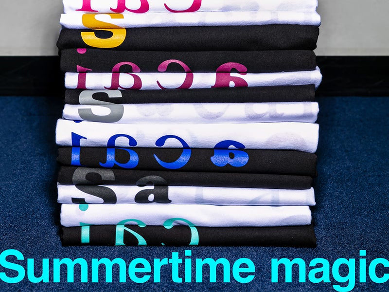 sacai（サカイ）で大人気のロゴTに新色登場。カプセルコレクションには