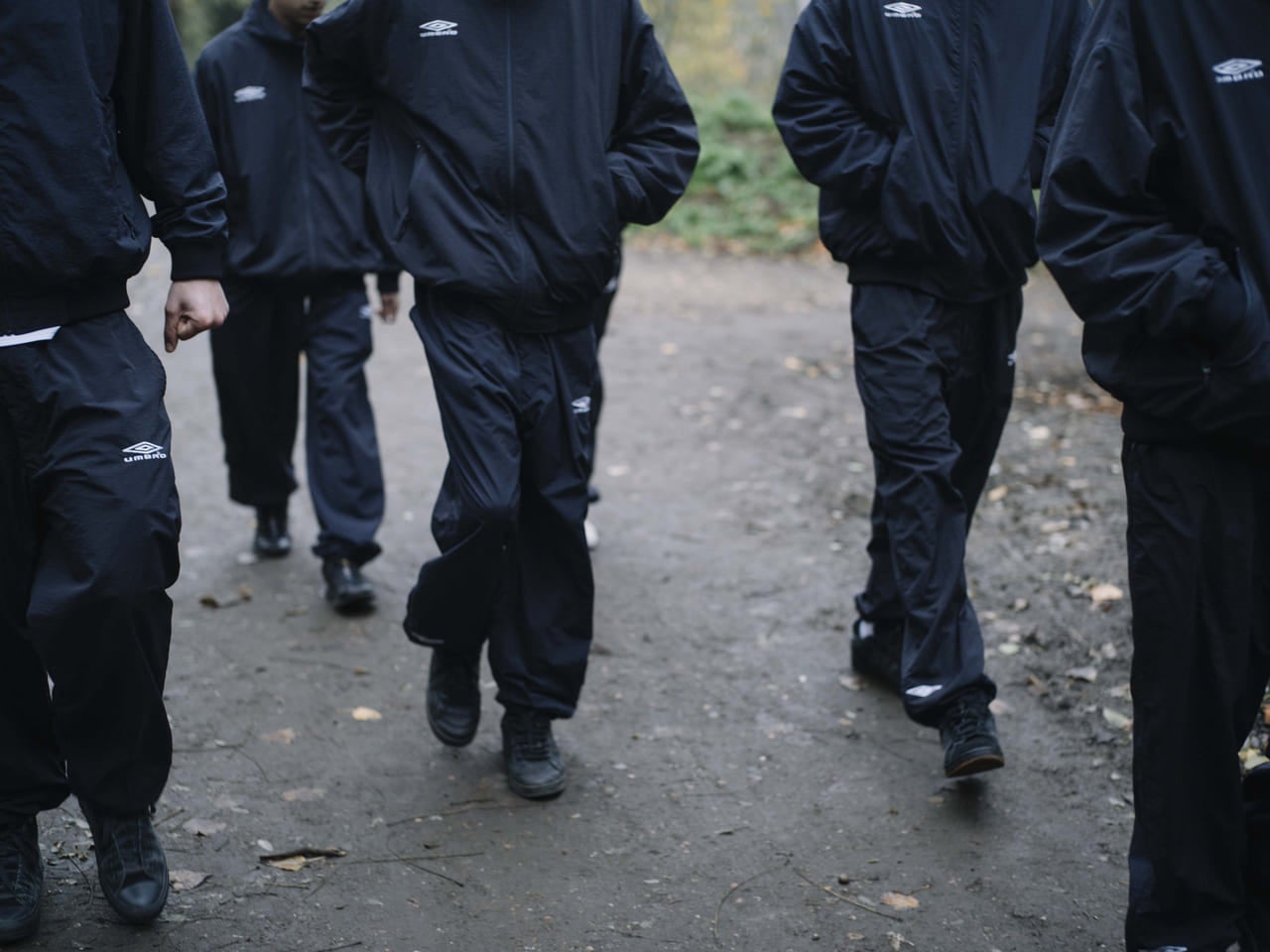 Gallery] 【完売必至】「コモリ」と「アンブロ」のコラボレーションが