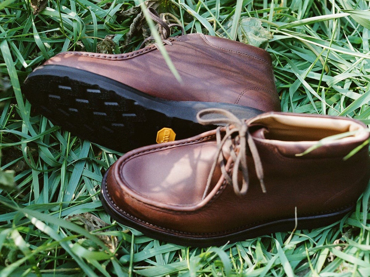 リーガル」から“在原みゆ紀ディレクション”の限定チロリアンシューズが