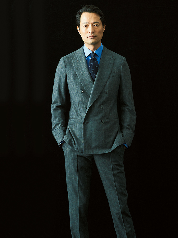 この冬、'80sな「ジョルジオ アルマーニ」のスーツがカッコいい