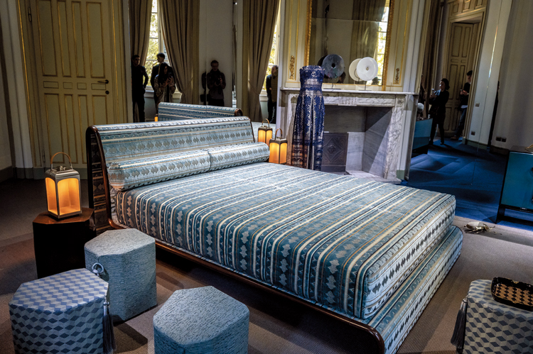 物語を大切にするアルマーニ／カーザの演出とは？ | MEN'S EX ONLINE |