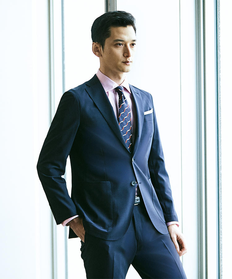 バーニーズ ニューヨークのトラベルラインはジャケットを脱いでも