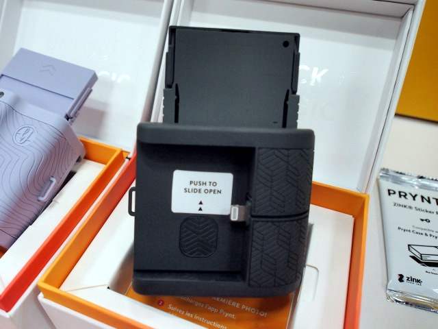 手のひらサイズのiPhone用プリンター「PRYNT POCKET(プリントポケット