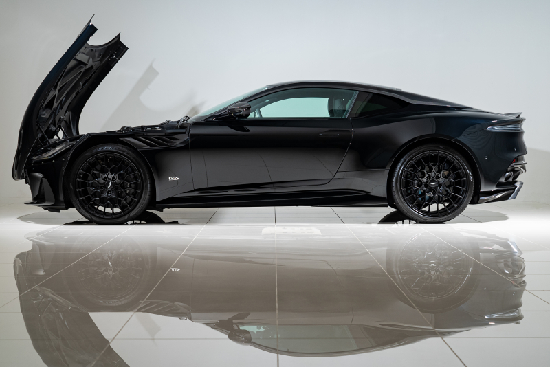 アストンマーティン DBS 770 Ultimate Coupe 世界限定 300台 走行