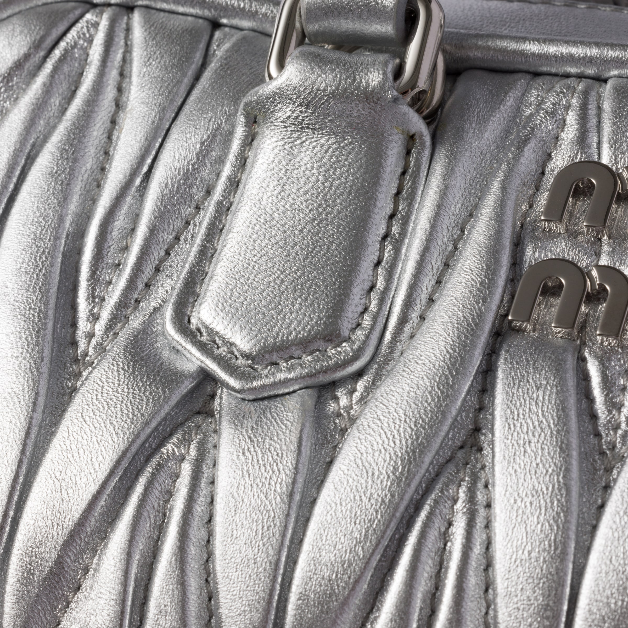 シルバー アルカディ マテラッセレザー ミニバッグ | Miu Miu