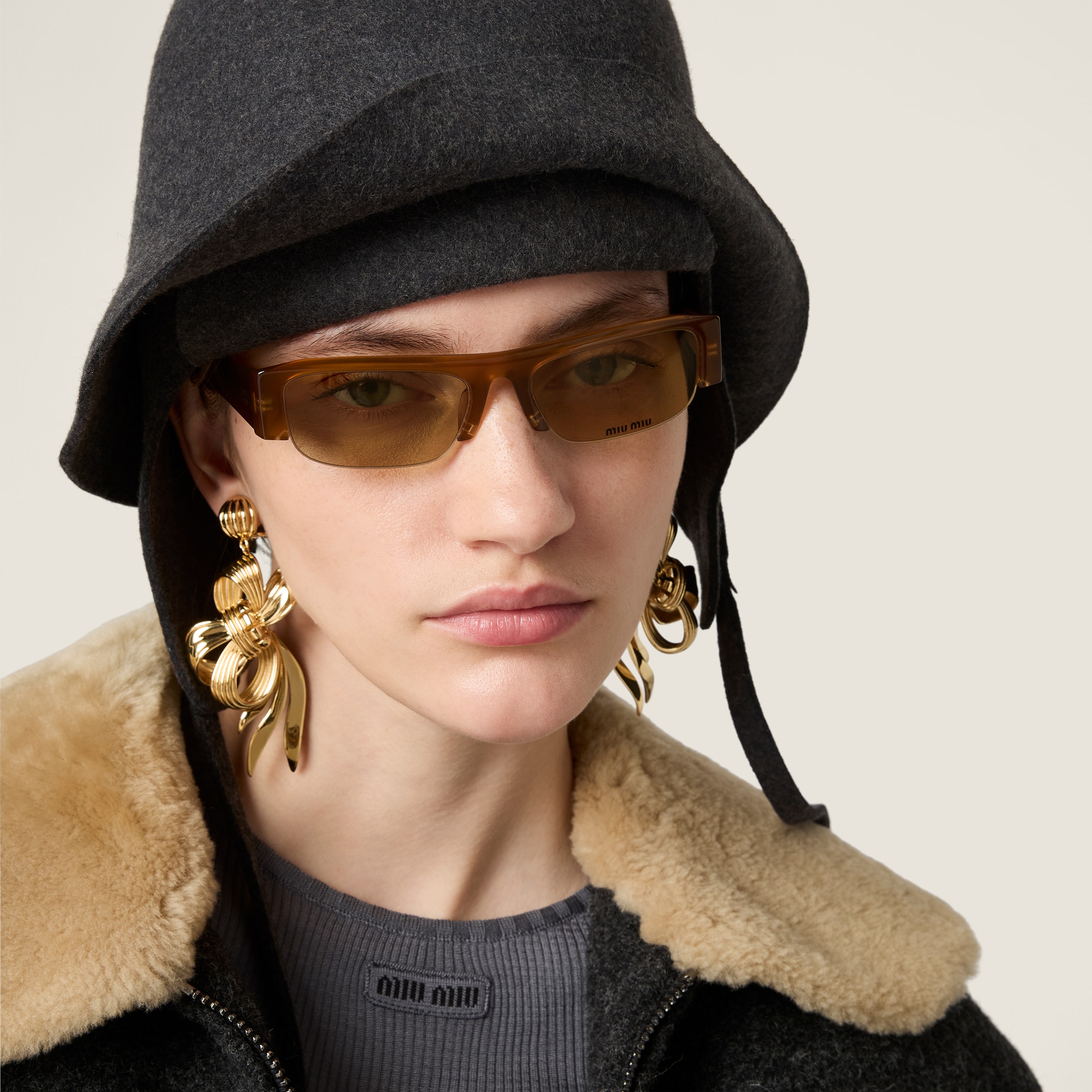 Camomile Lenses Vedette Sunglasses | Miu Miu