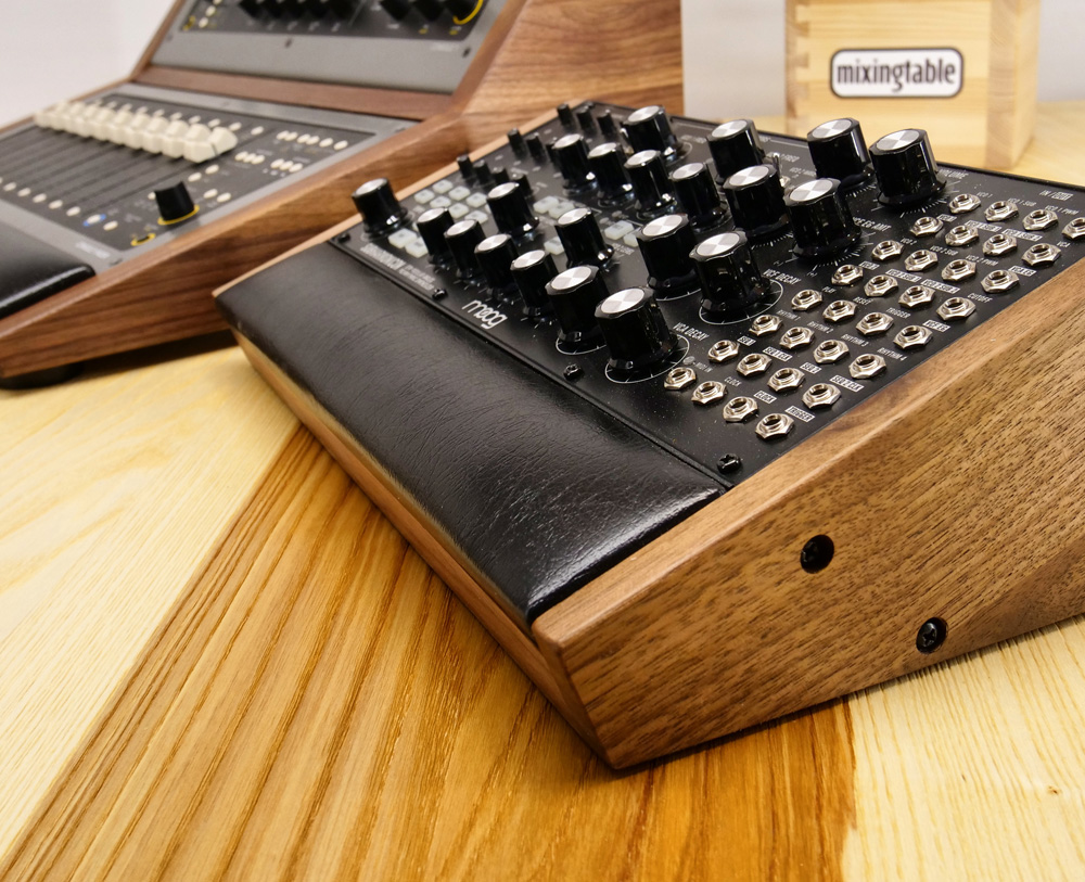 Moog Subharmonicon/DFAM/Mother32 Lux - Mixingtable.comMixingtable.com