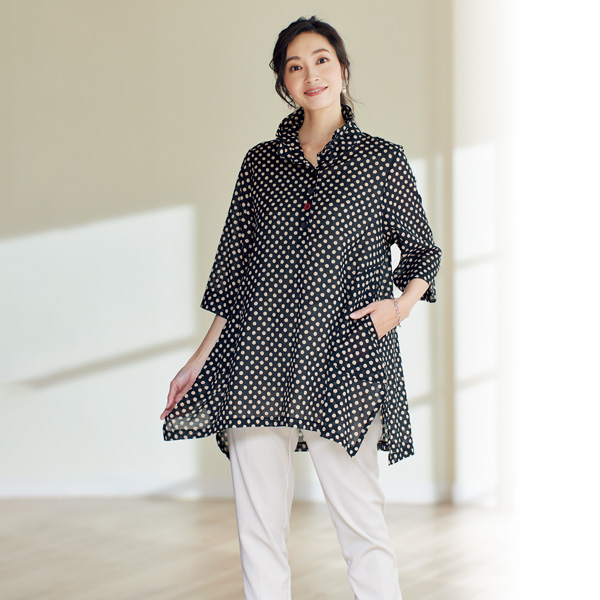 アクセントボタン付き水玉柄チュニック | 京都通販ミセスの