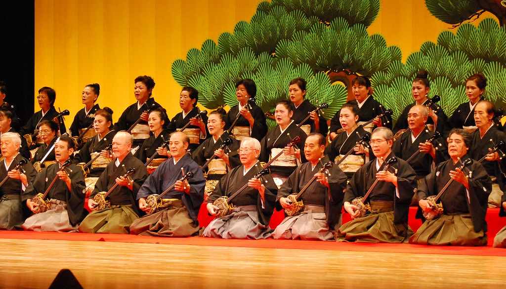 歌、三線で観客魅了／宮古民謡保存協会 – 宮古毎日新聞社ホームページ