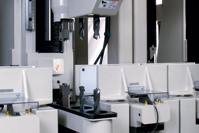 全自動横架材加工機 [MPS-VX05(W)] | 横架材加工機 | プレカット機械