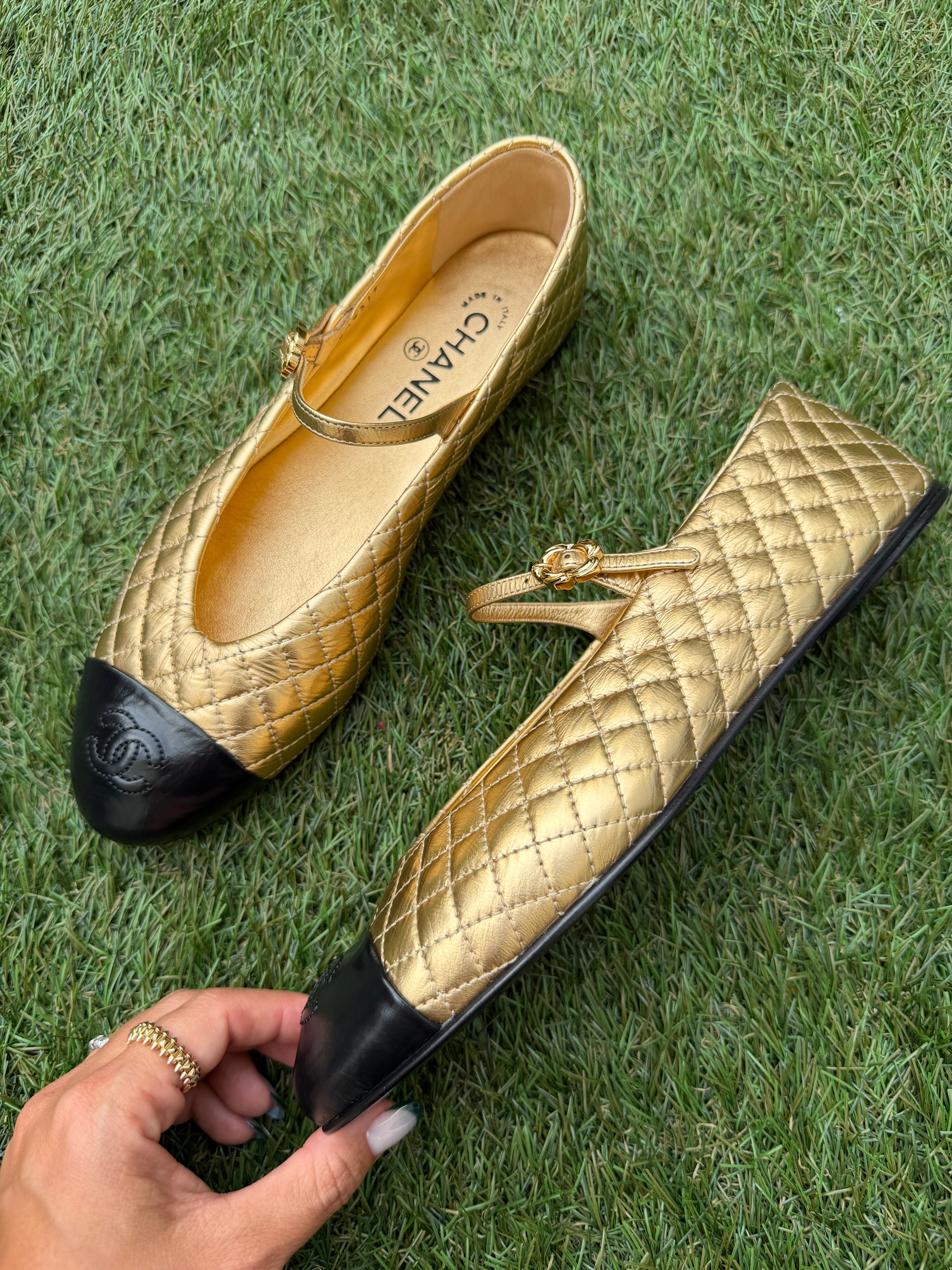 2025 CHANEL CC LOGO METALLIC GOLD LEATHER MARYJANE BALLET