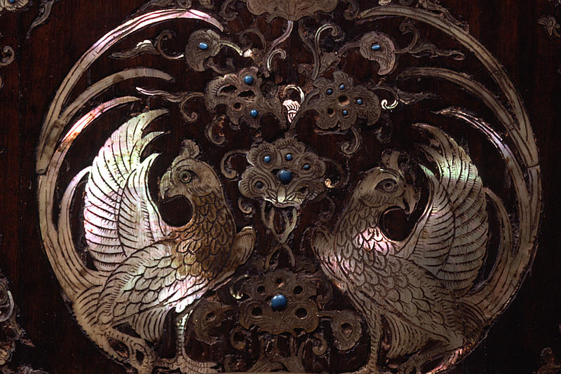 紫檀螺鈿宝相華鳳凰文平胡籙 - MIHO MUSEUM