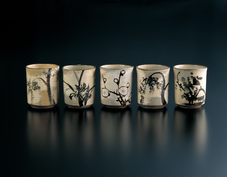 乾山銹絵染付絵替筒向付 - MIHO MUSEUM