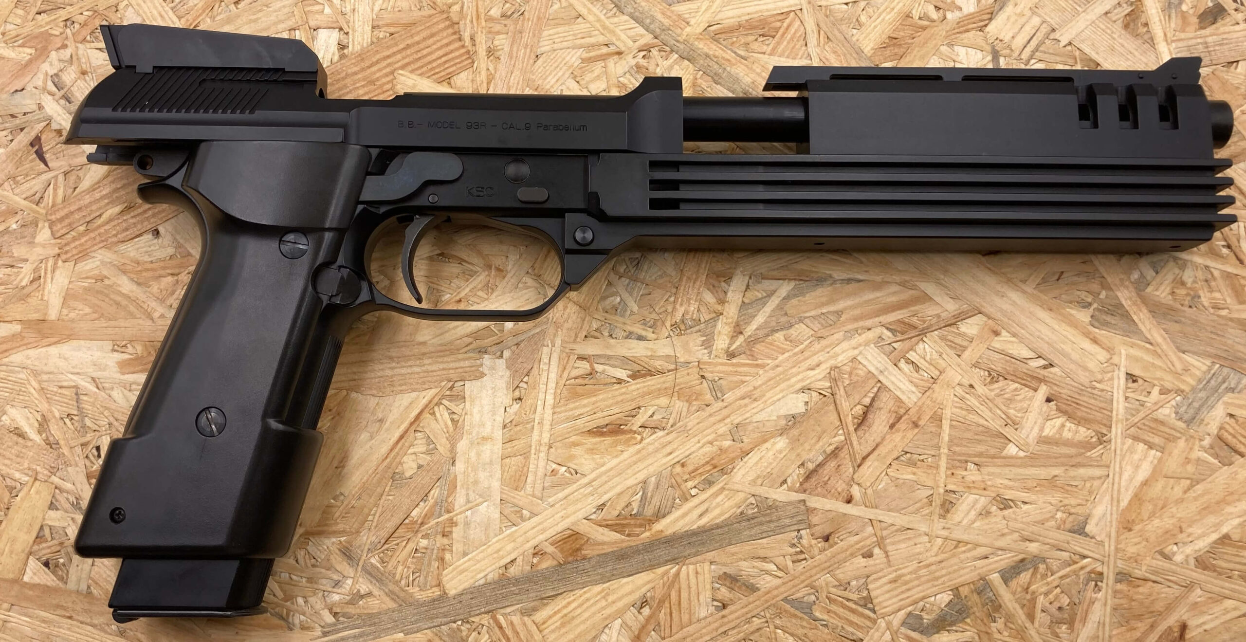 KSC製 M93R AUTO9 をレビュー！ロボコップで活躍した最強フルオート