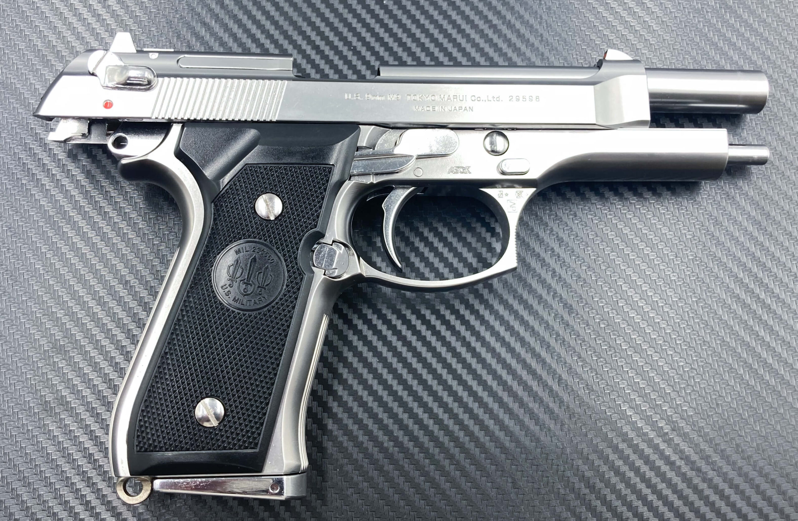 マルイ製 ベレッタM92F クロームステンレスをレビュー！存在感抜群で