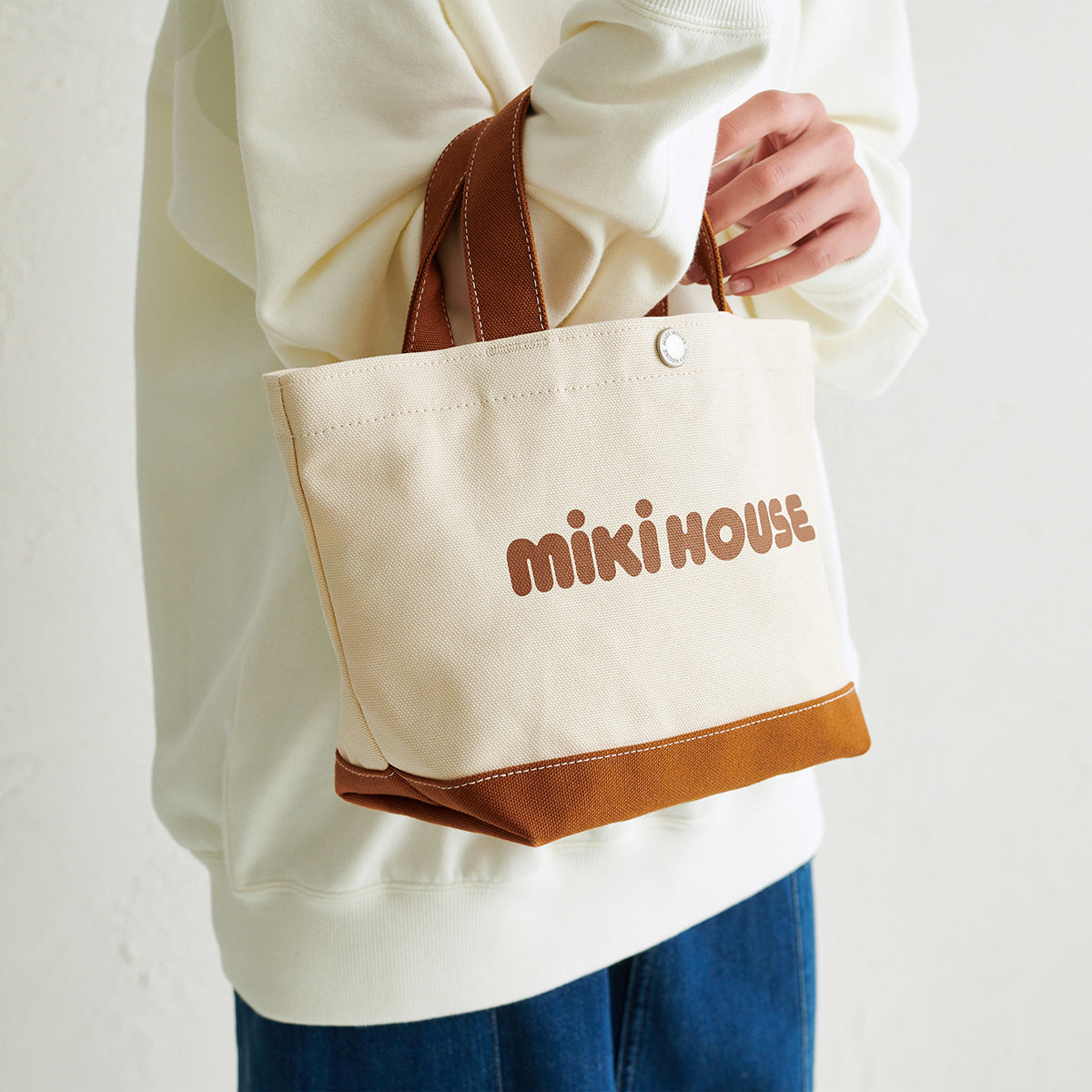 10-8227-686-09-1_l_model1-