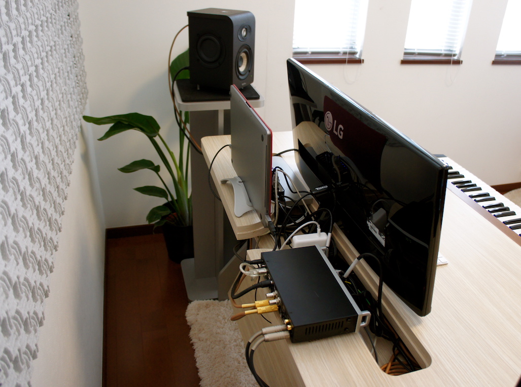 Zaor MIZA Jr. ＆ MIZA V-Stand導入事例：鈴木光人 – Media