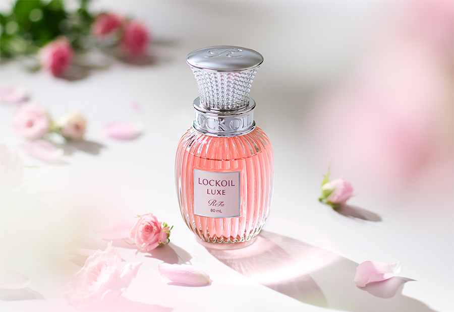 MTG独自開発の​ツバキラクトン※配合。「ReFa LOCK OIL LUXE（リファ