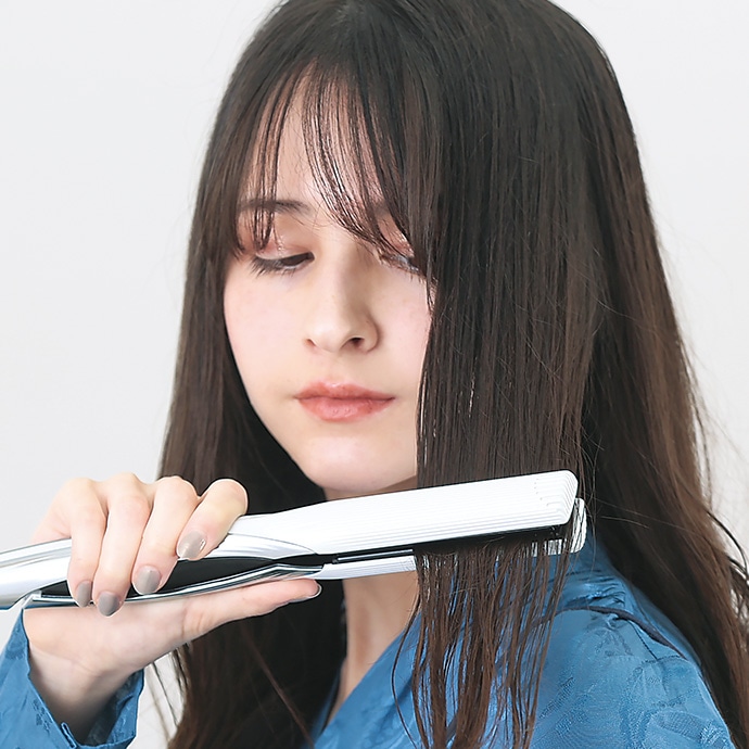 リッチなカールで甘さ控え目。ビターな大人のニュアンスヘア | ヘア