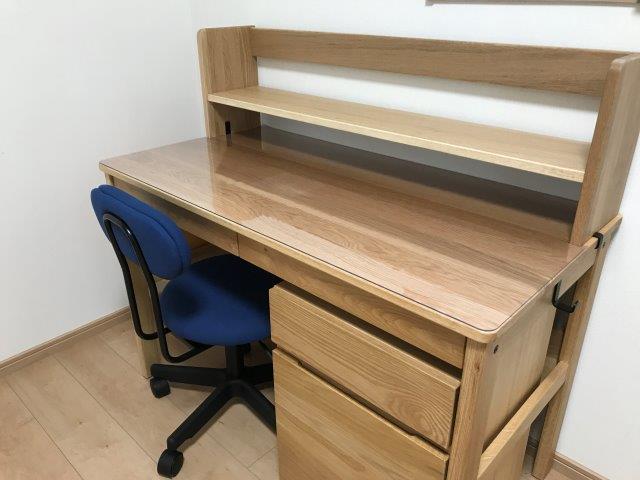 子どもの学習机サイズに合うデスクマットを購入した【無印良品デスク
