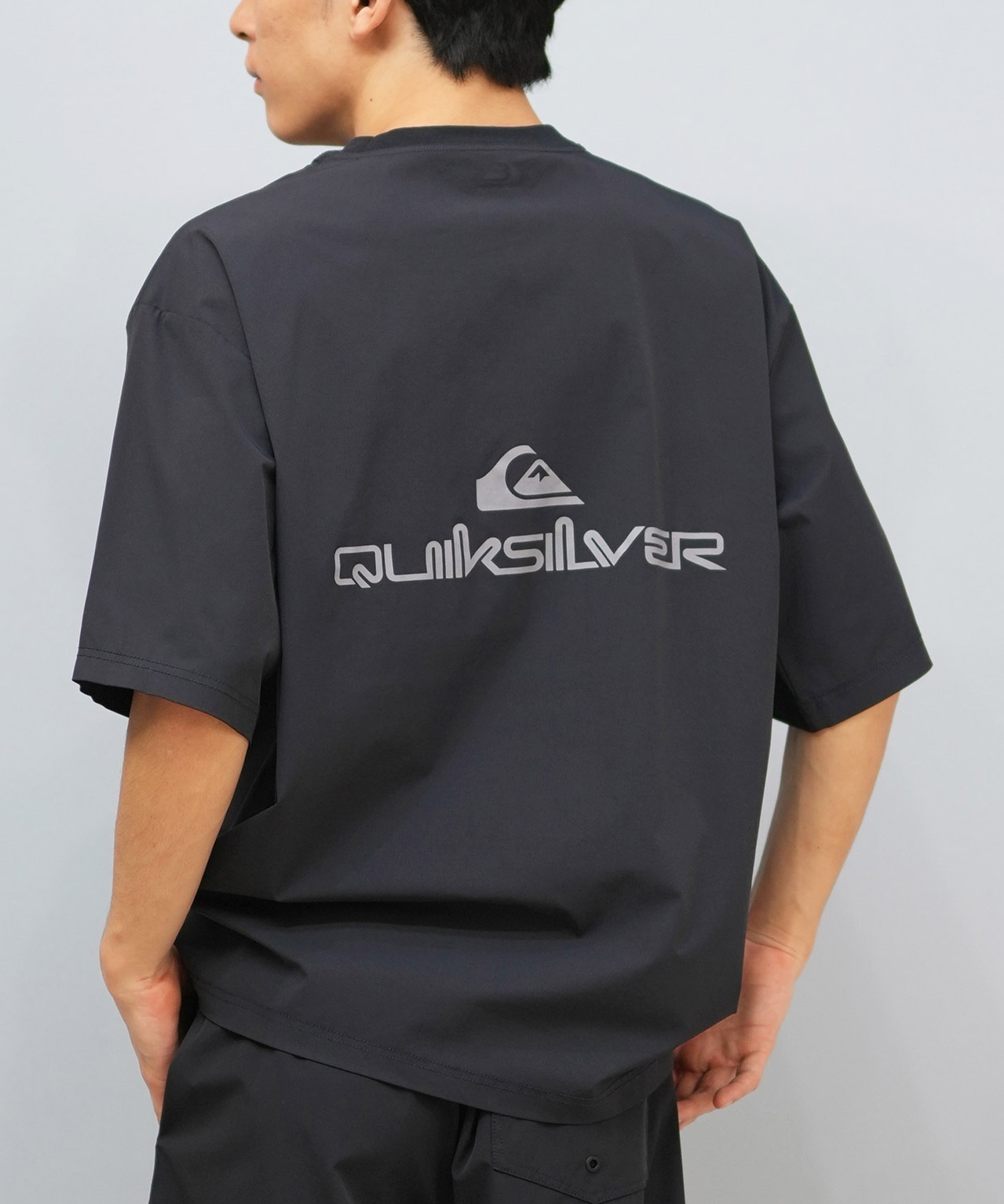 QUIKSILVER クイックシルバー 水着 ラッシュガード 半袖 Tシャツ
