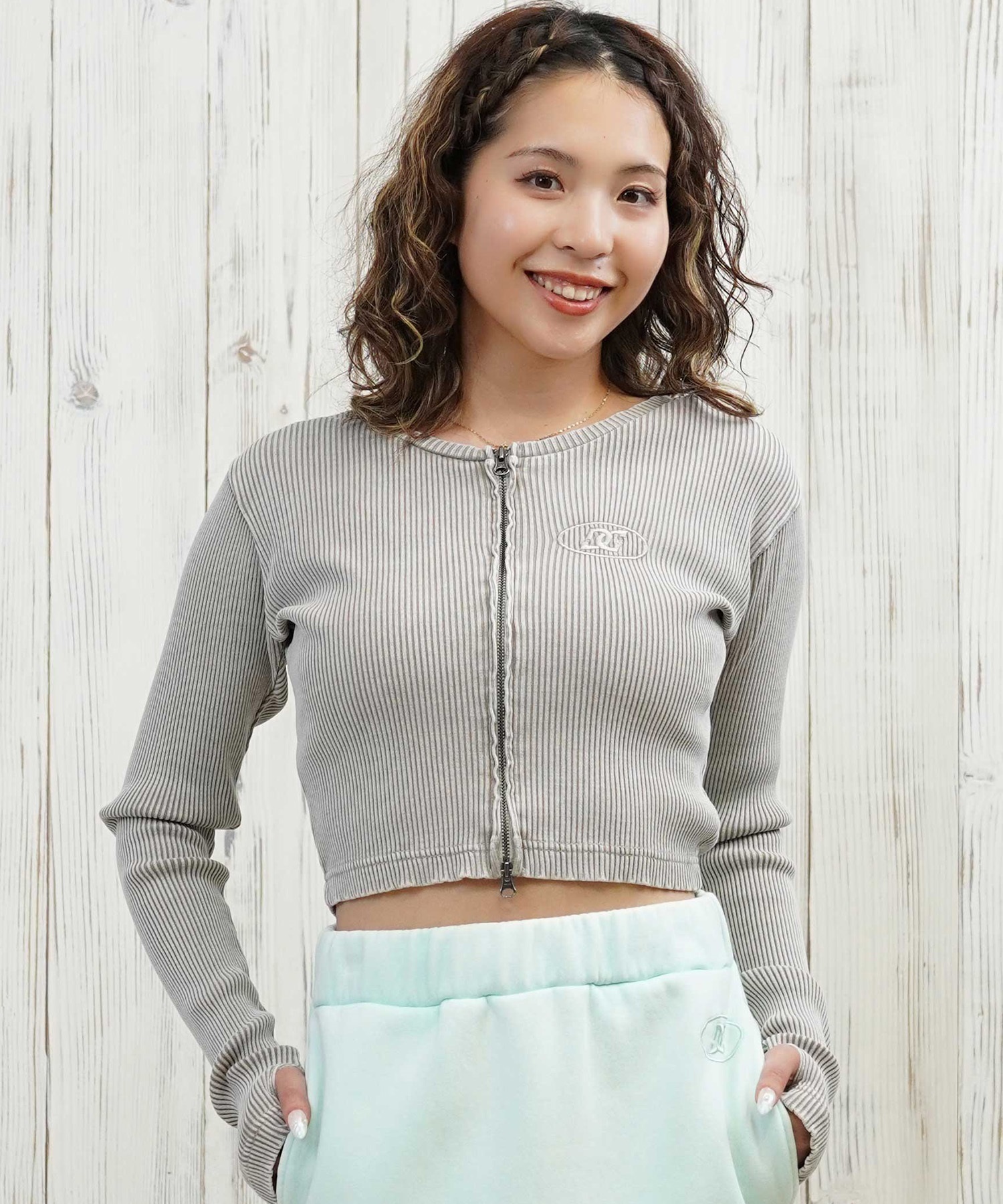 DC ディーシー 長袖 Tシャツ ロンT レディース クロップド丈 ショート