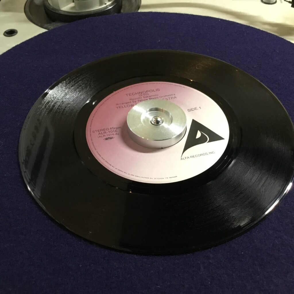 レコードの7インチと12インチは何が違う？ 聴き方の注意点も解説