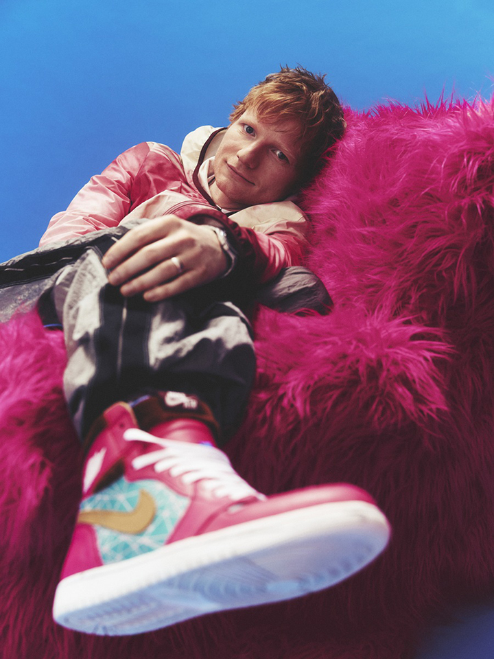 エド・シーラン、最新作『プレイ』に14曲の追加音源を携えたデラックス