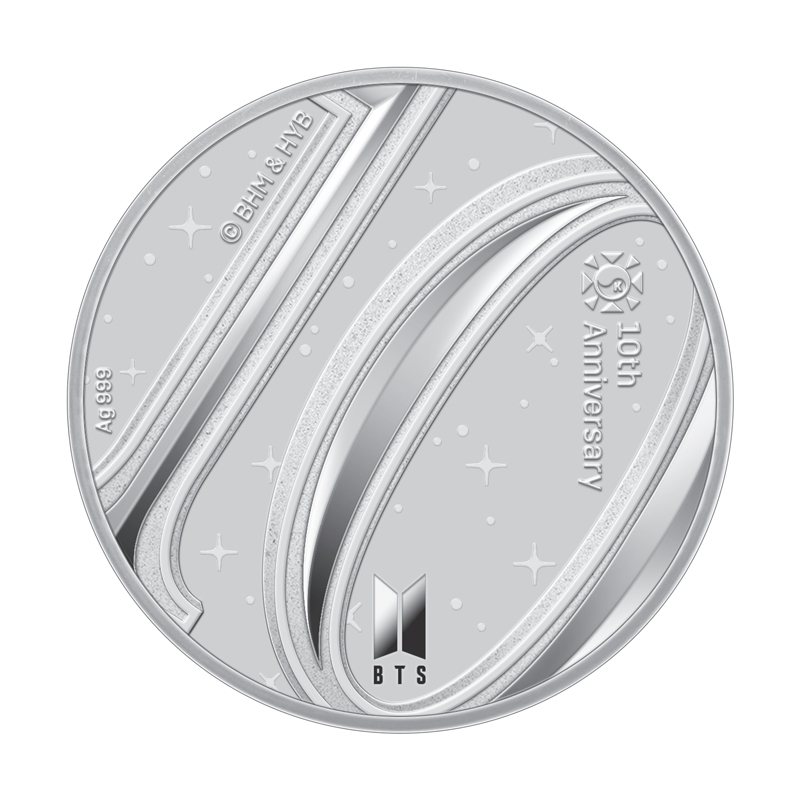 デビュー10周年のBTS、初の公式記念メダルを予約販売開始 | Musicman