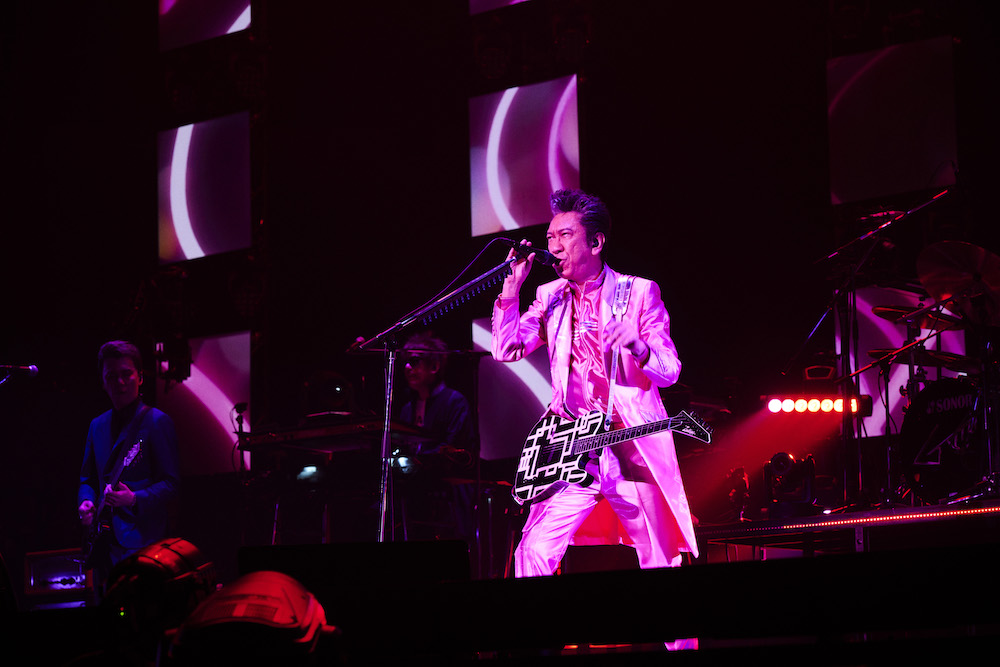 布袋寅泰「GUITARHYTHM Ⅷ TOUR “The Final in 武道館”」ライブ映像