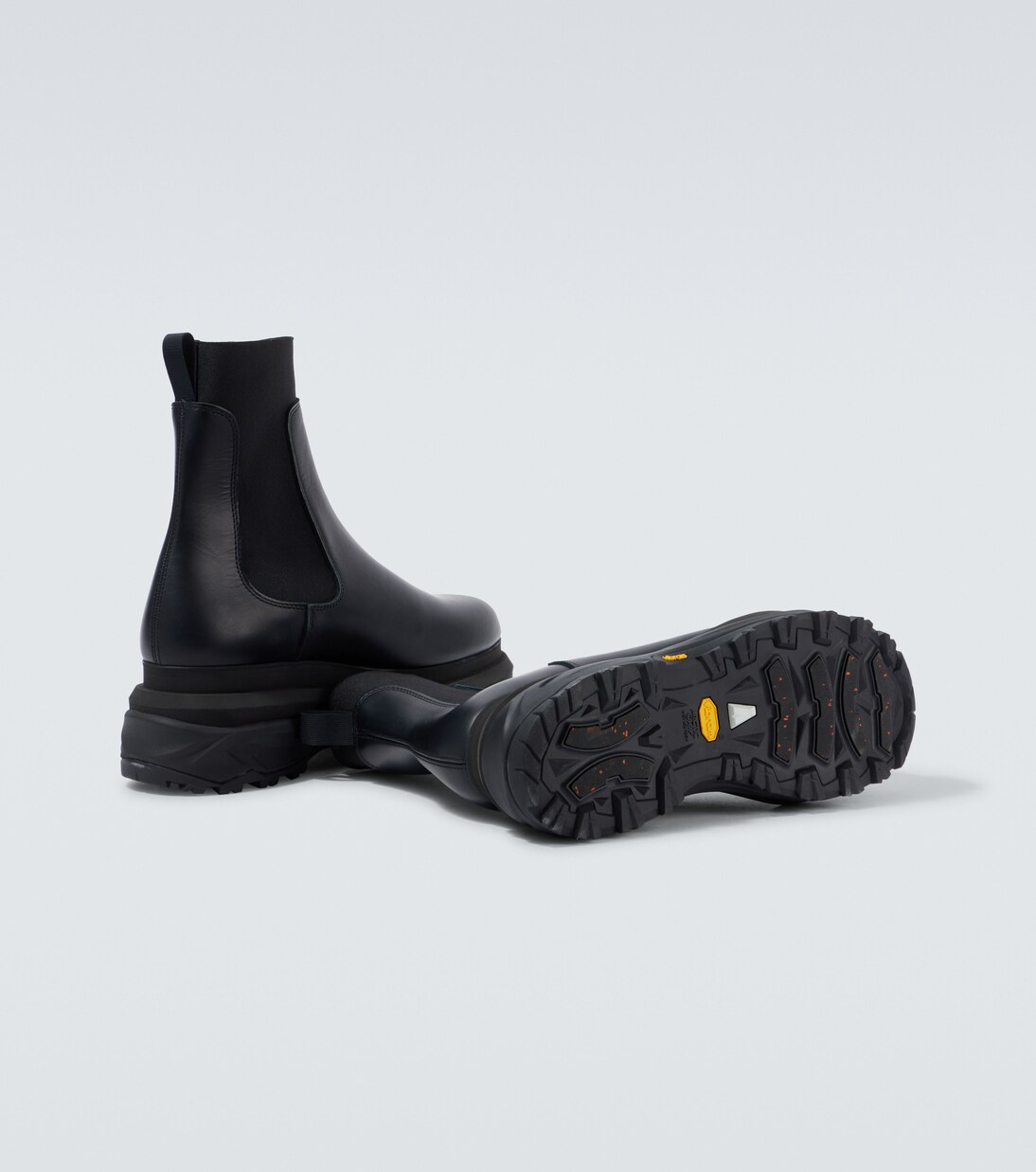 Leather Chelsea boots in black - Sacai | Mytheresa