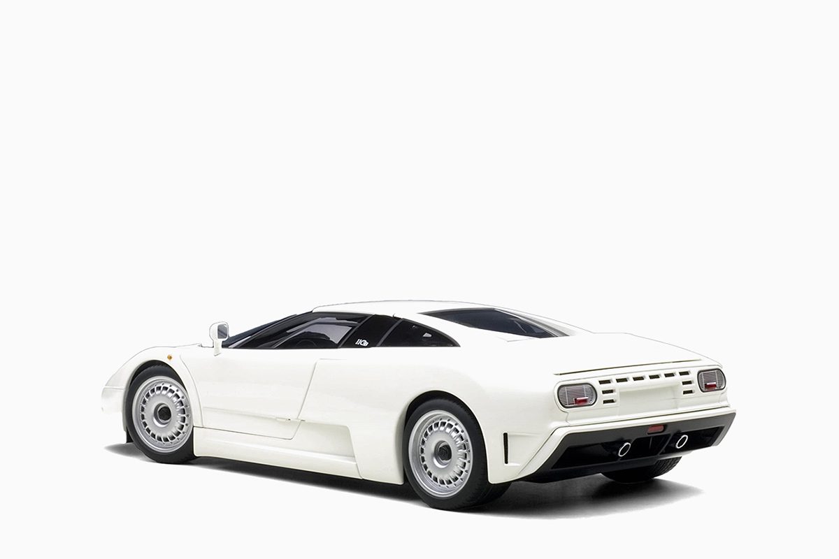 AutoArt Bugatti EB110 GT, White 1/18 Diecast Car