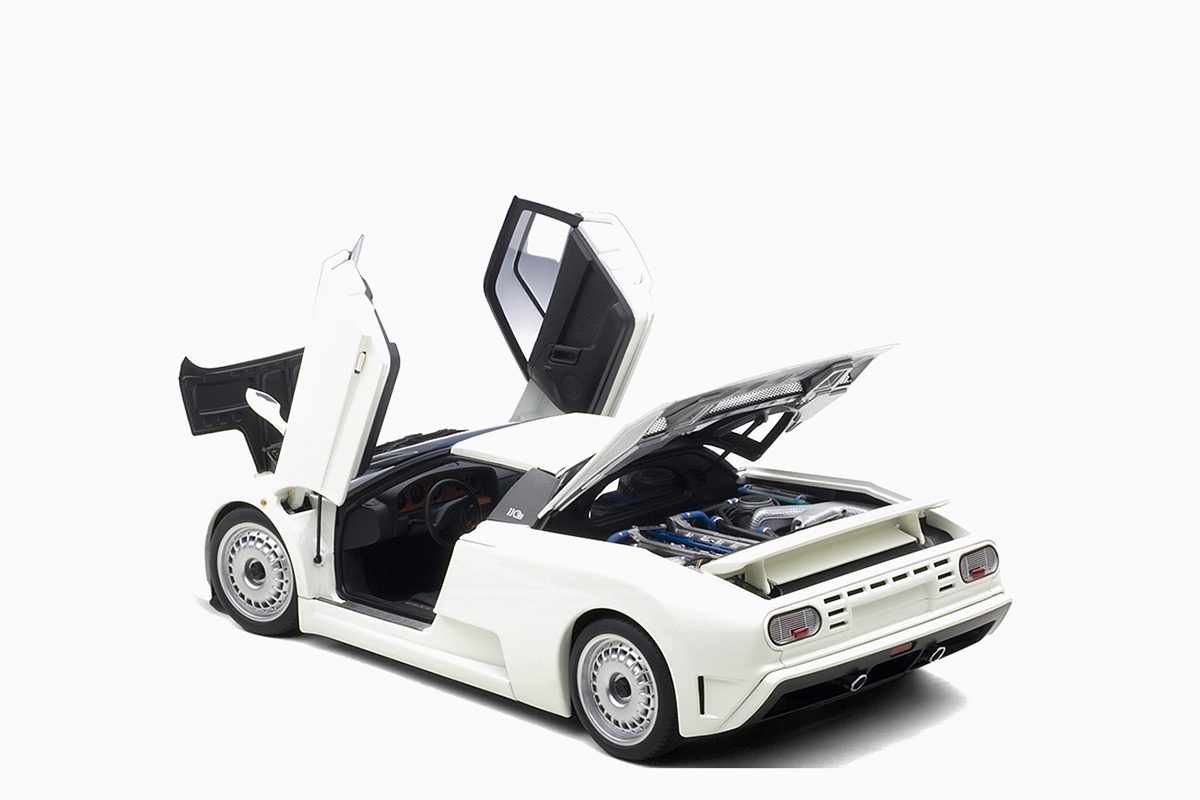 AutoArt Bugatti EB110 GT, White 1/18 Diecast Car