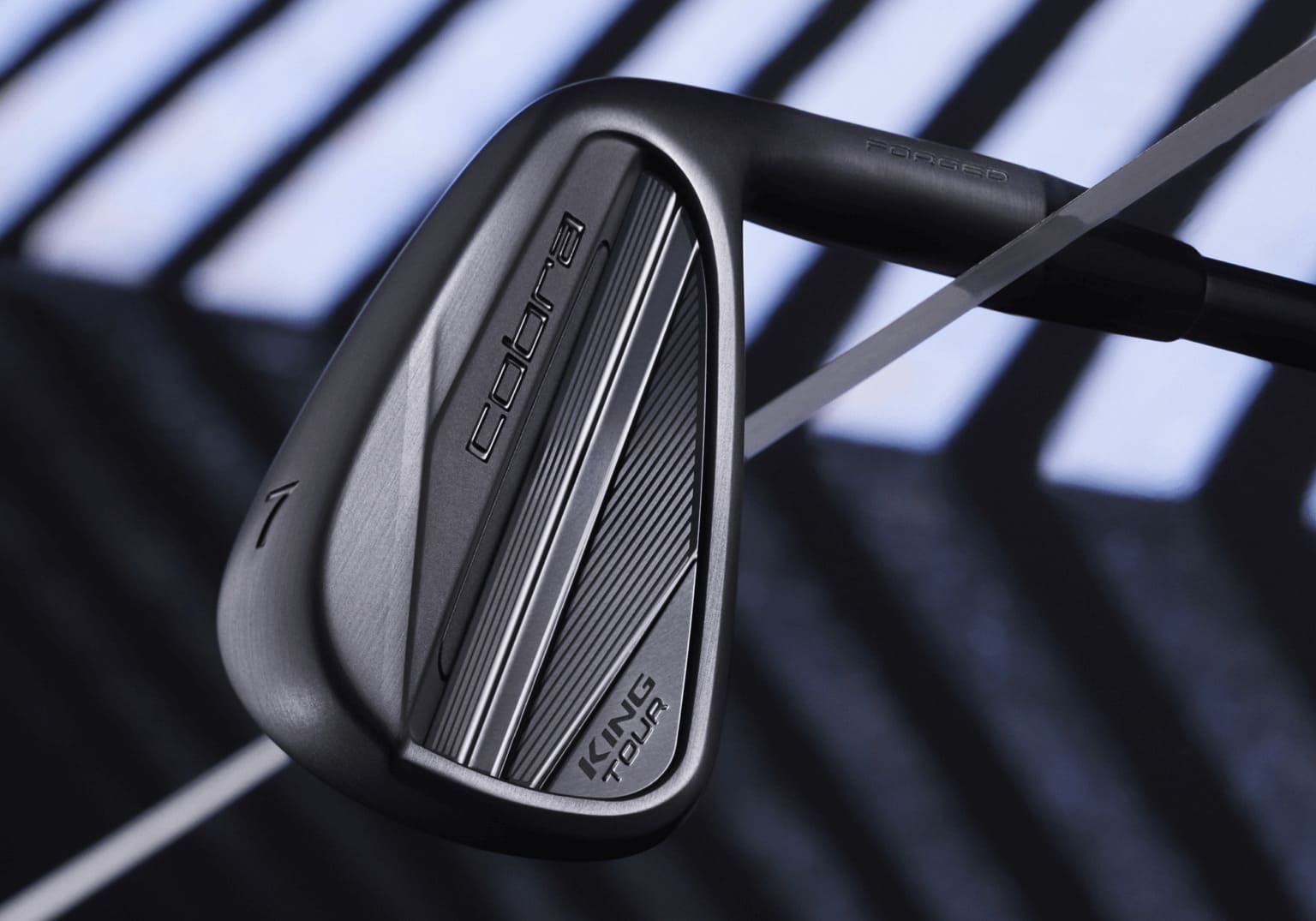 コブラ 「KING Black Edition」 アイアン登場！耐久性とクールさを極め
