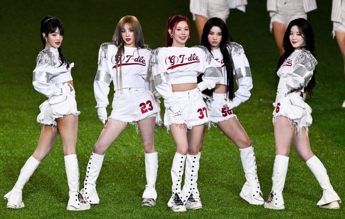 G)I-DLE go on a summer getaway in new 'Klaxon' music video