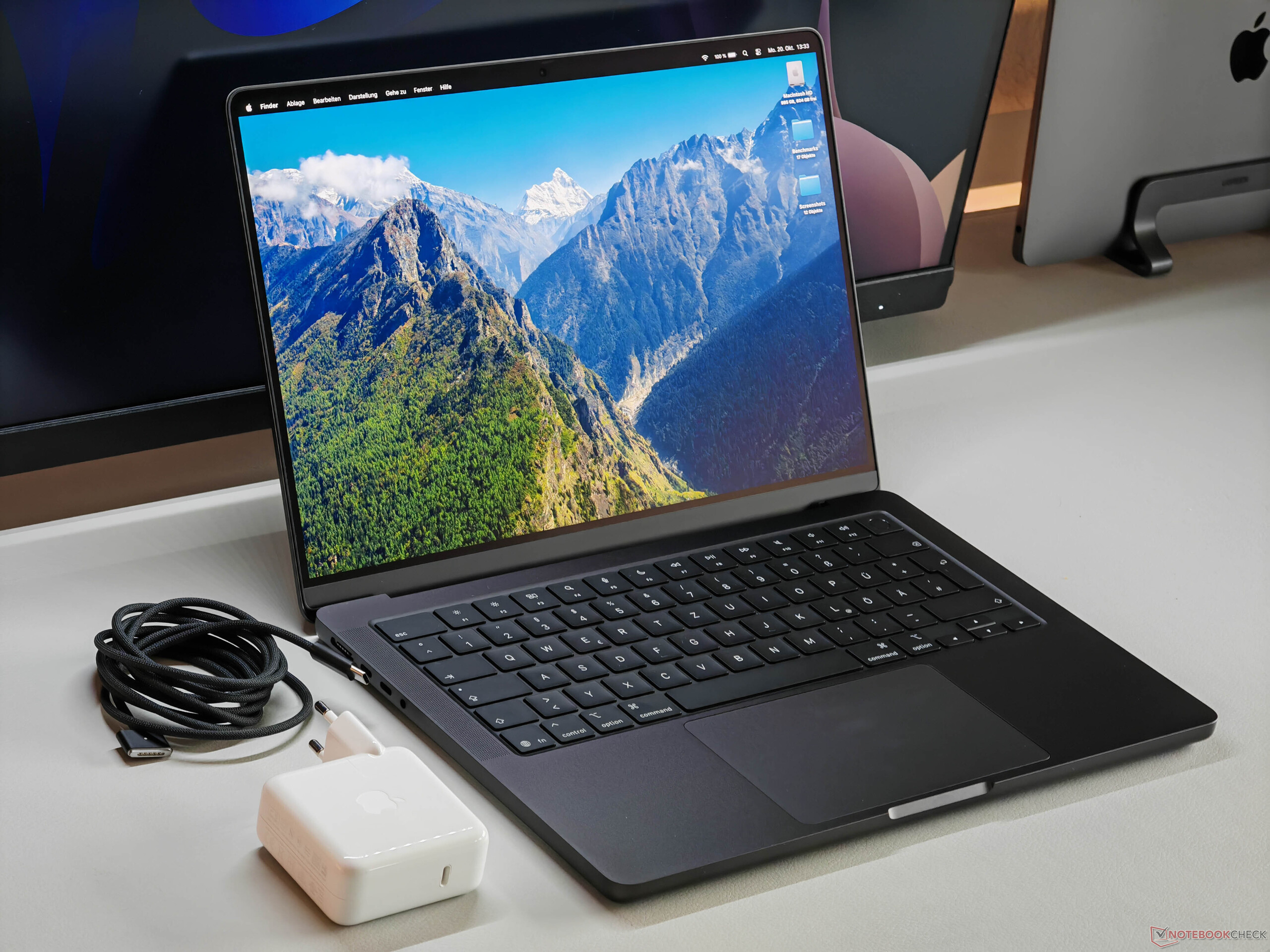 Apple MacBook Pro 14 2025 M5 - Notebookcheck-tr.com