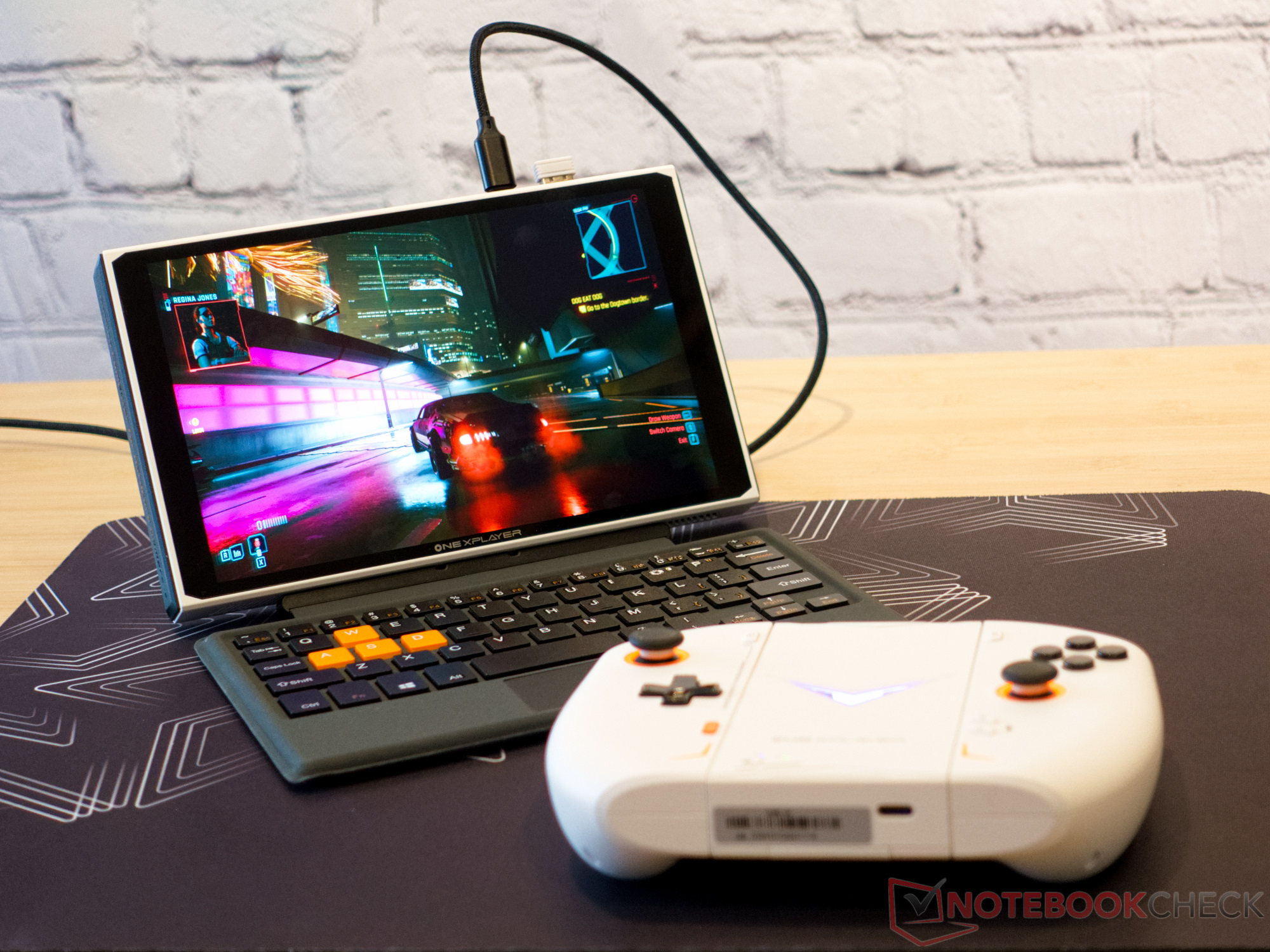 OneXPlayer 2 Pro gaming handheld, tablet or detachable in review