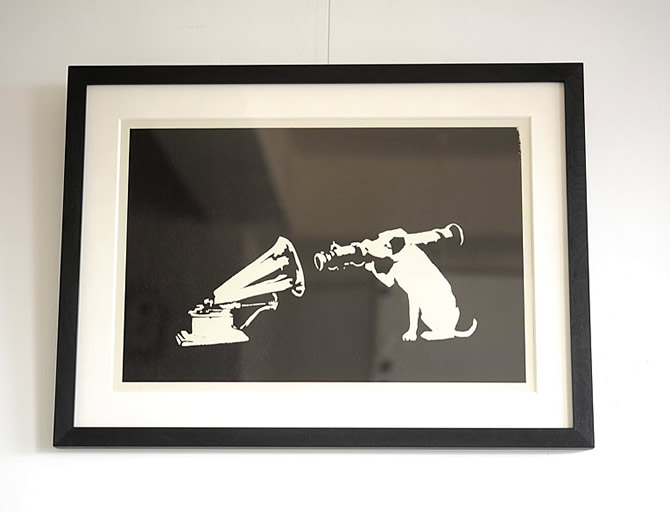 Banksy/バンクシー 「HMV（サイン入り）」 シルクスクリーンを販売 ー